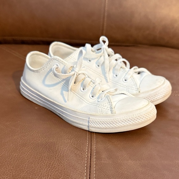 White Low-Top Sneakers leather - Picture 1 of 5